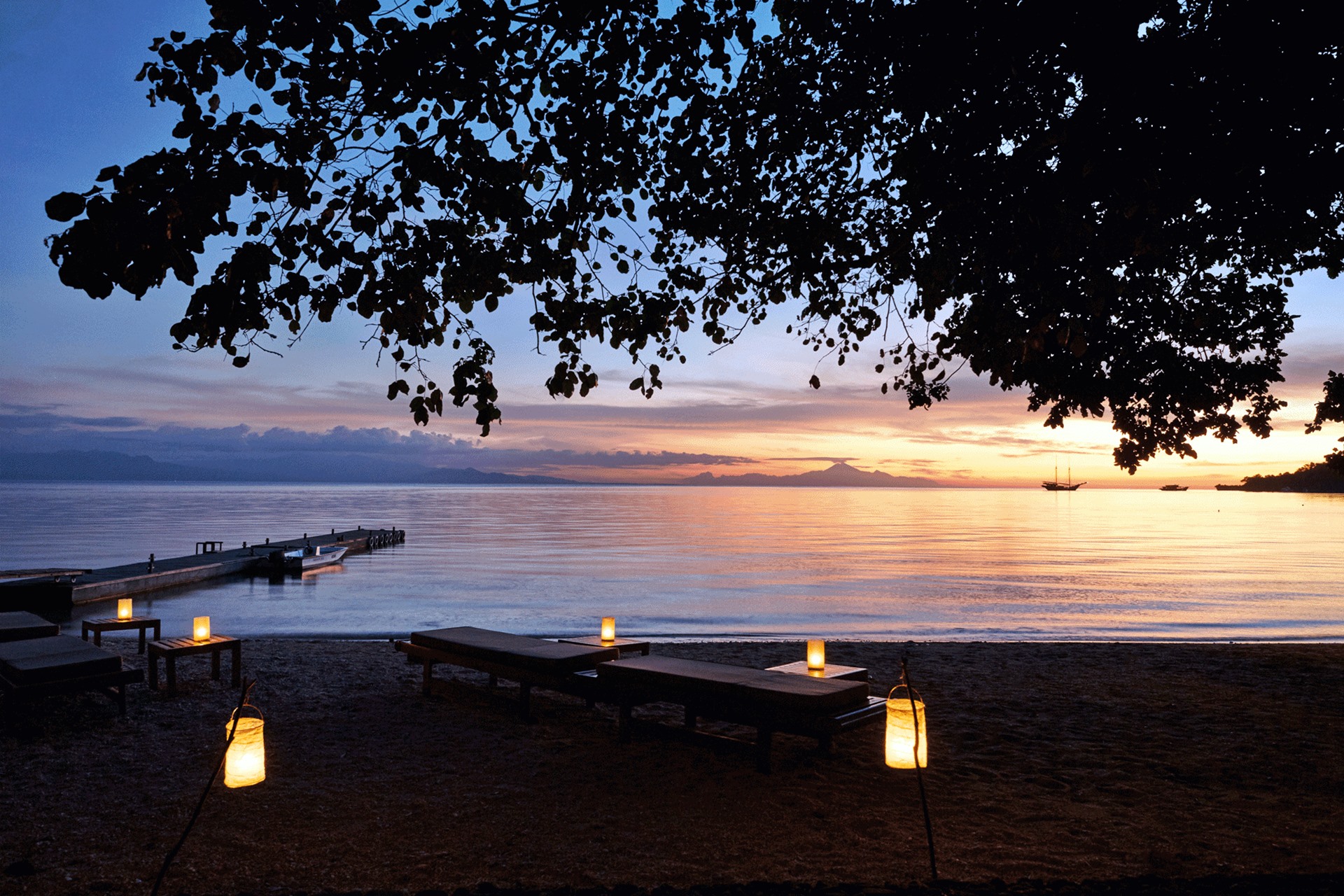 Moyo Island | LAT.40