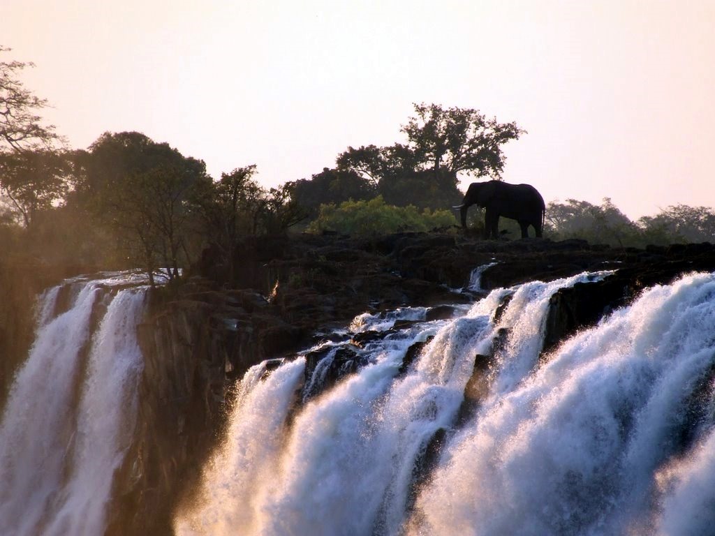 Victoria Falls | LAT.40
