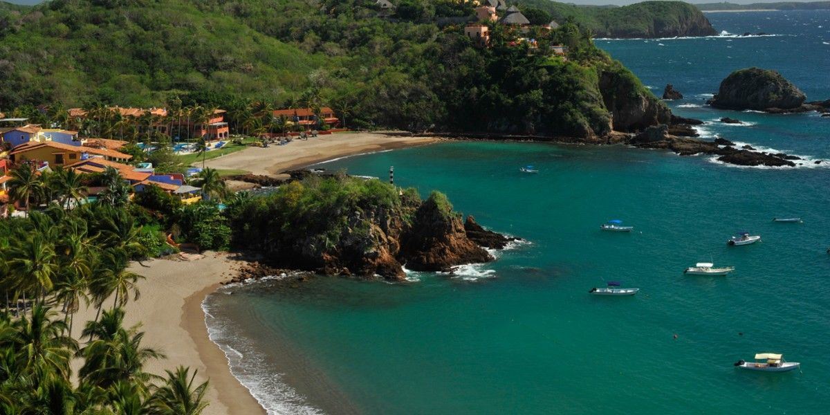 Costa Careyes | LAT.40