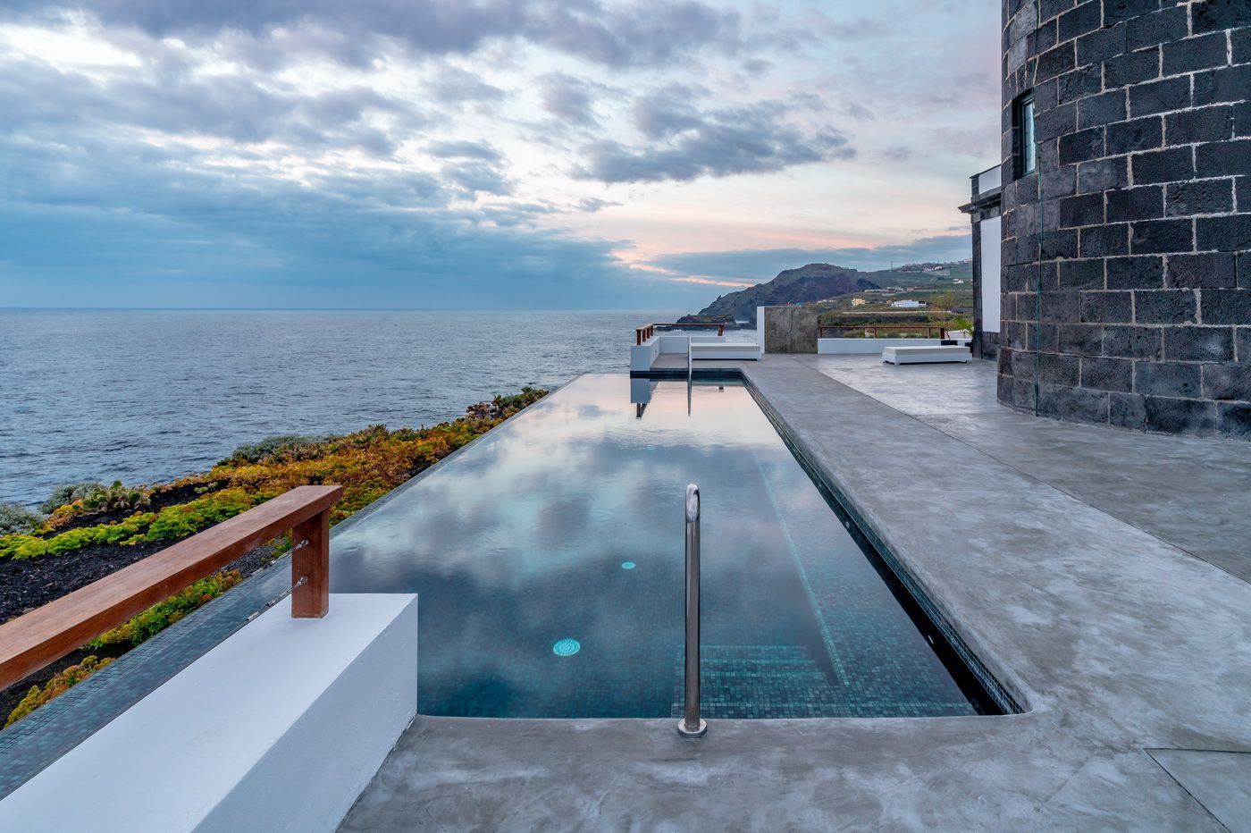 Faro de Punta Cumplida en La Palma