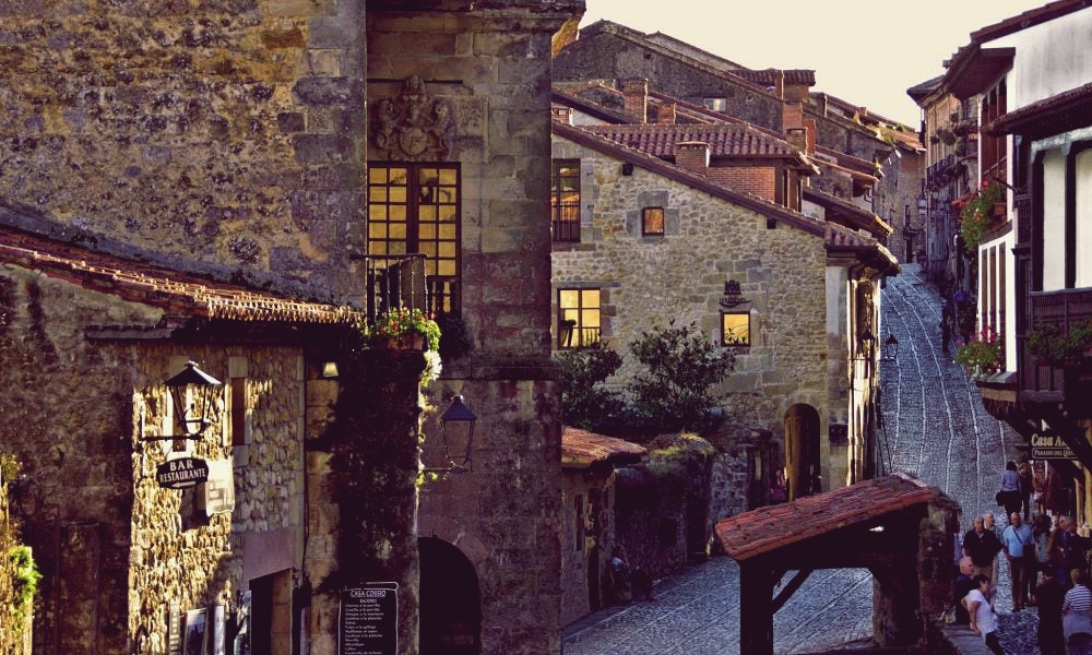 Santillana del Mar | LAT.40