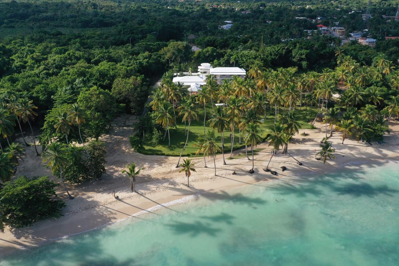 Todoblanco en su destino