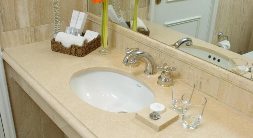 Loi Suites Recoleta Hotel