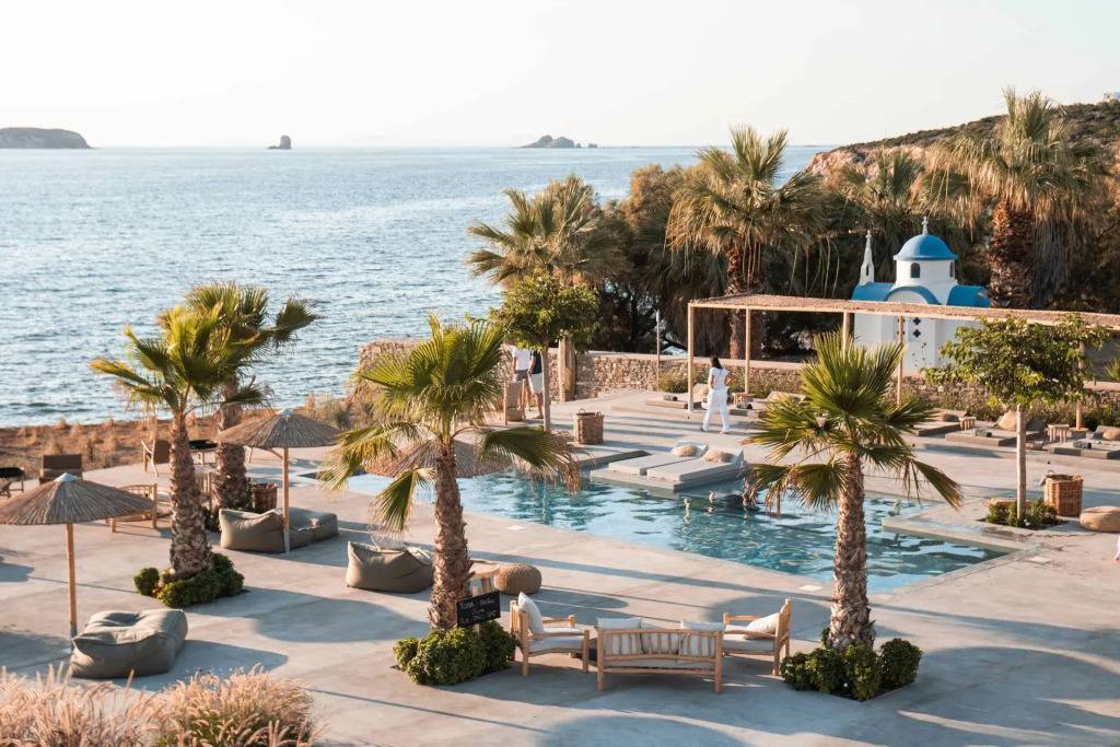 Seesoo Paros Beachfront Resort 