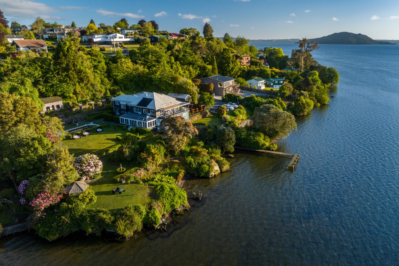 Black Swan Lakeside Boutique Hotel